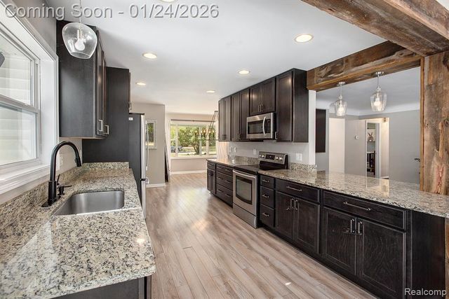 20149 Hcl Jackson, Grosse Ile, MI 48138