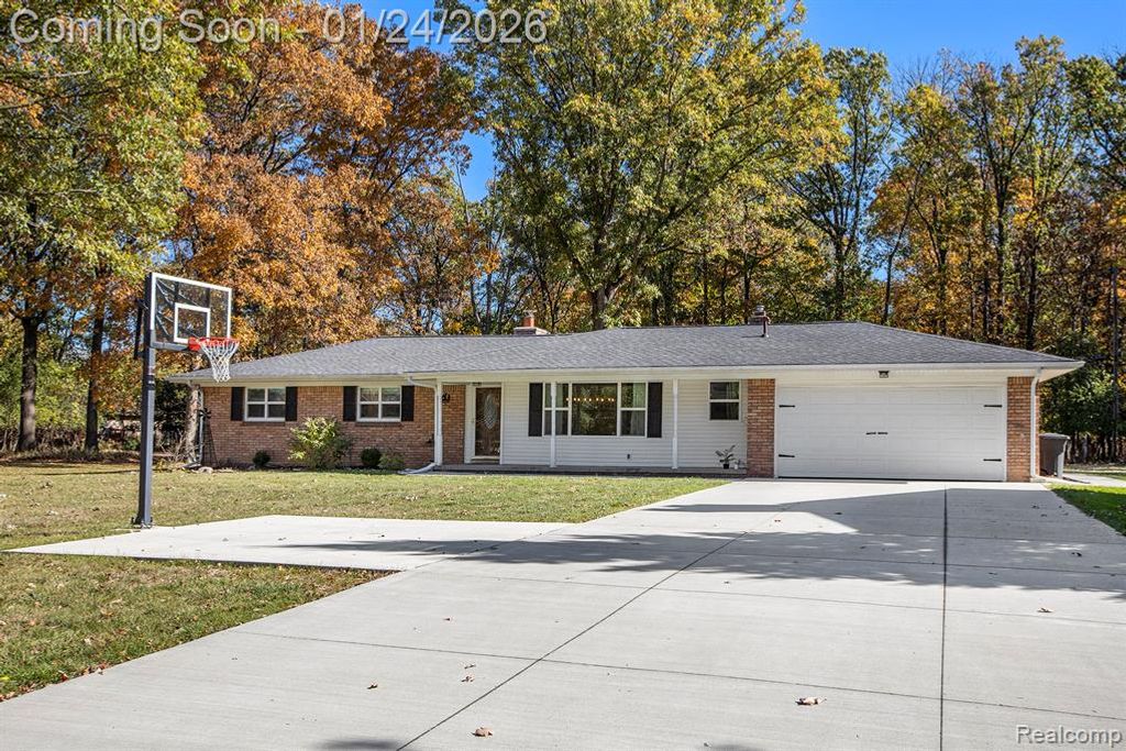 20149 Hcl Jackson, Grosse Ile, MI 48138