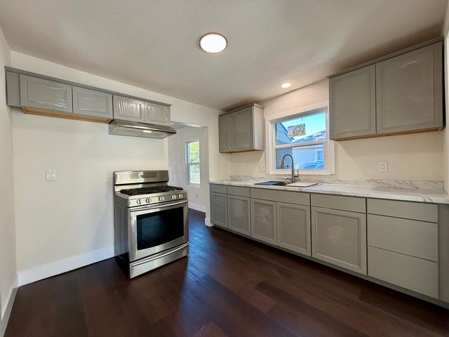 1824 E Acacia St, Stockton, CA 95205