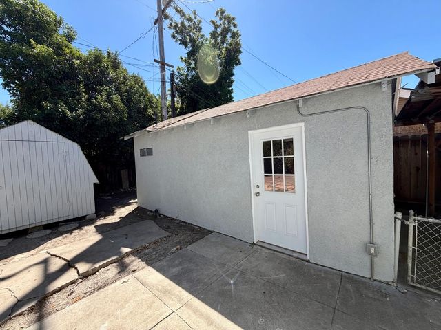 1824 E Acacia St, Stockton, CA 95205