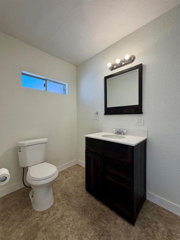 1824 E Acacia St, Stockton, CA 95205