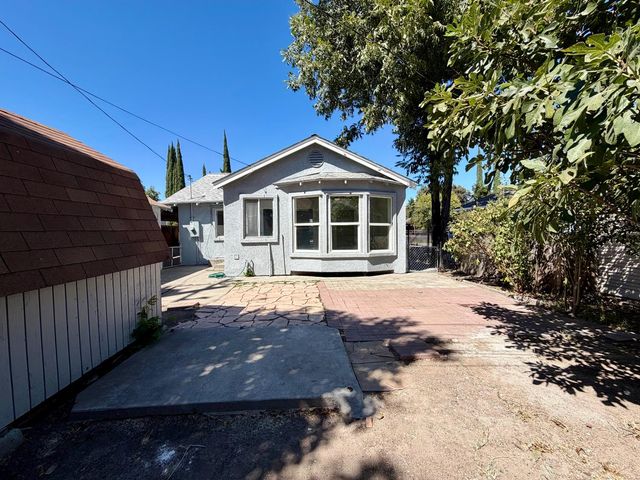 1824 E Acacia St, Stockton, CA 95205