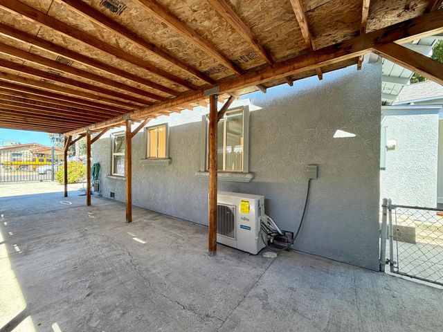 1824 E Acacia St, Stockton, CA 95205