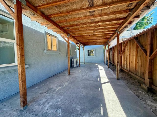 1824 E Acacia St, Stockton, CA 95205