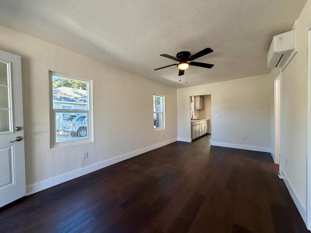 1824 E Acacia St, Stockton, CA 95205