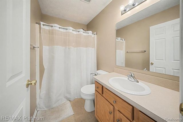 2643 Kerria Drive, Howell, MI 48855