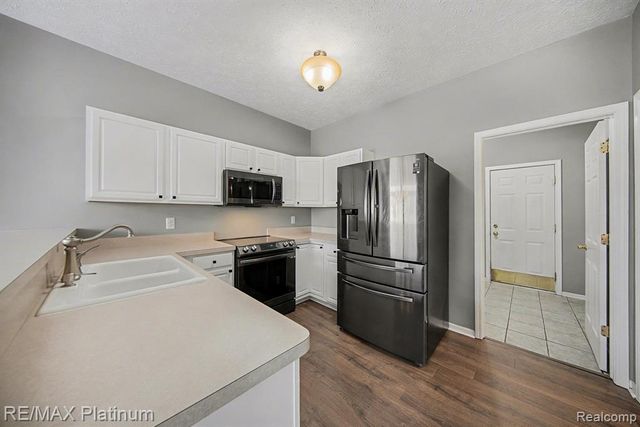 2643 Kerria Drive, Howell, MI 48855