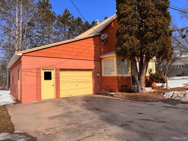 308 W Ayer Street, Ironwood, MI 49938