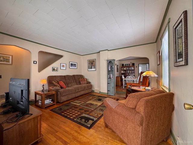 308 W Ayer Street, Ironwood, MI 49938