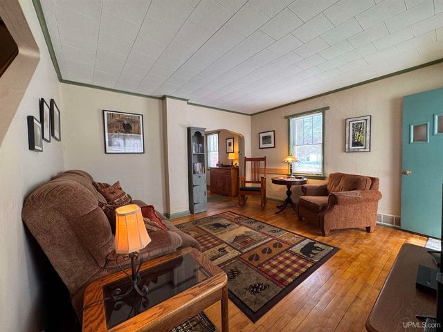 308 W Ayer Street, Ironwood, MI 49938