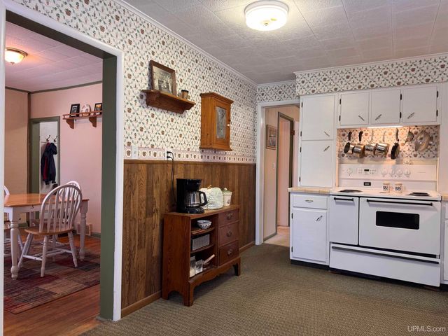 308 W Ayer Street, Ironwood, MI 49938