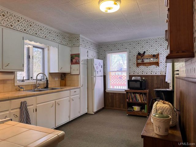 308 W Ayer Street, Ironwood, MI 49938