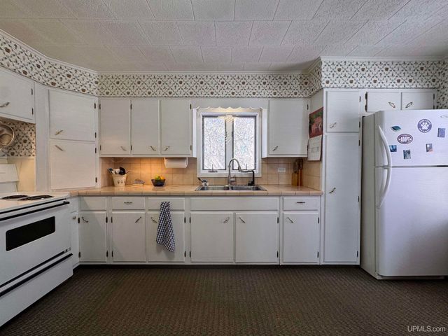 308 W Ayer Street, Ironwood, MI 49938