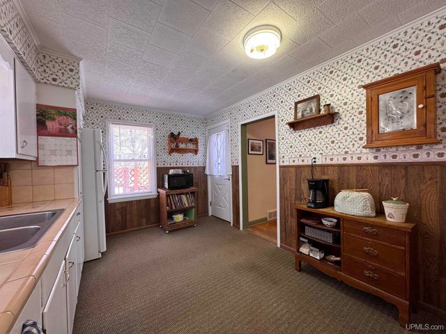 308 W Ayer Street, Ironwood, MI 49938