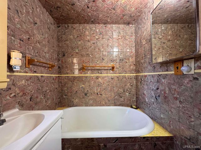 308 W Ayer Street, Ironwood, MI 49938