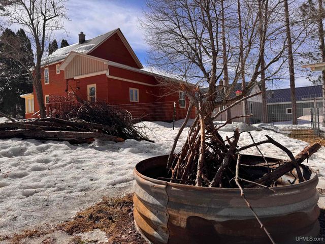 308 W Ayer Street, Ironwood, MI 49938