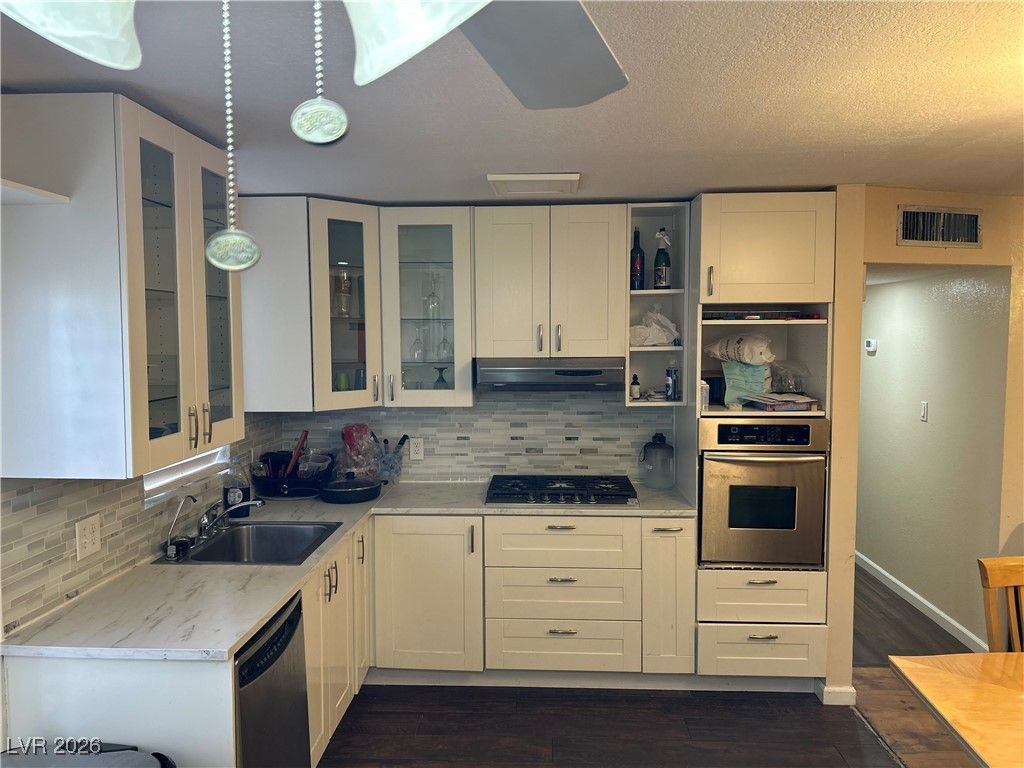 Image 10 of property listing at 4676 Tamalpias Avenue, Las Vegas, NV 89120