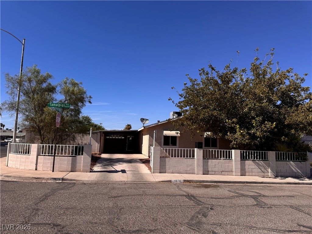 Image 4 of property listing at 4676 Tamalpias Avenue, Las Vegas, NV 89120