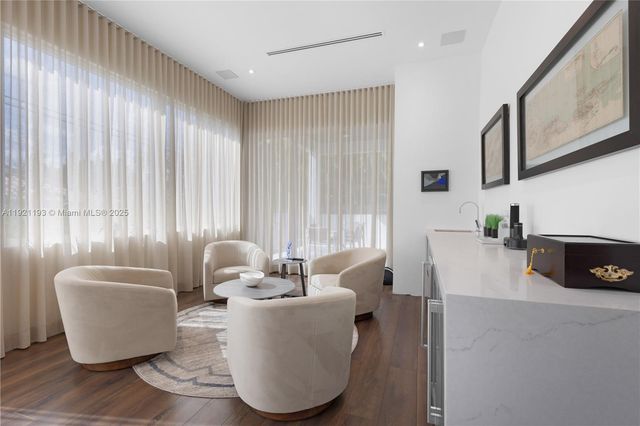 2420 SW 24th St, Miami, FL 33145