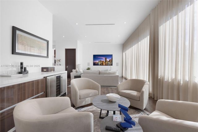 2420 SW 24th St, Miami, FL 33145