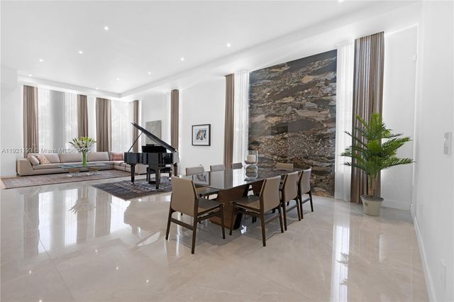 2420 SW 24th St, Miami, FL 33145