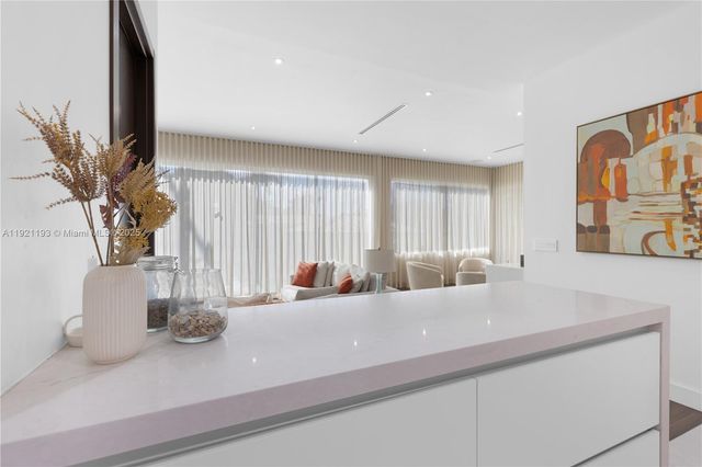 2420 SW 24th St, Miami, FL 33145