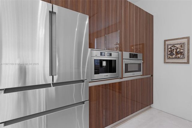 2420 SW 24th St, Miami, FL 33145