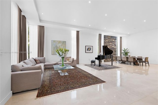 2420 SW 24th St, Miami, FL 33145