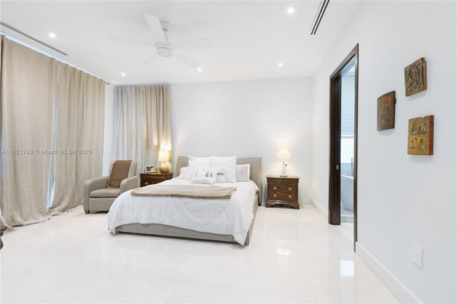 2420 SW 24th St, Miami, FL 33145