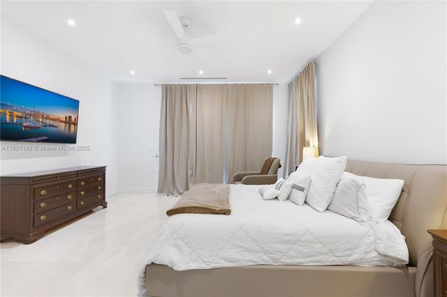 2420 SW 24th St, Miami, FL 33145