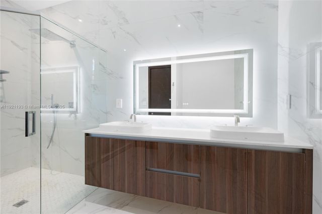 2420 SW 24th St, Miami, FL 33145