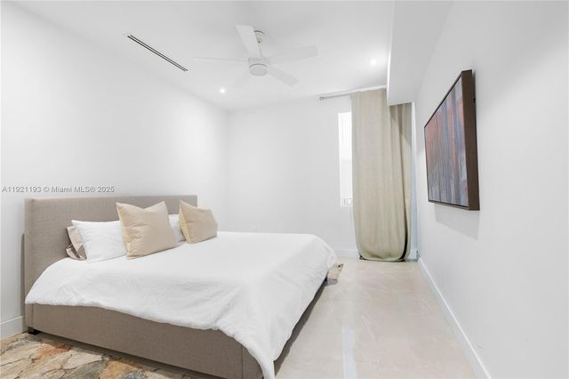 2420 SW 24th St, Miami, FL 33145