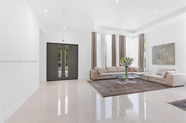 2420 SW 24th St, Miami, FL 33145