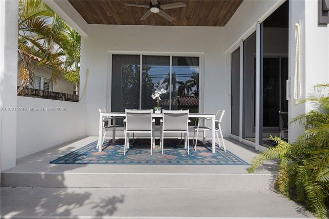 2420 SW 24th St, Miami, FL 33145