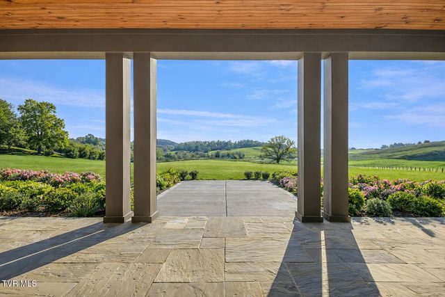 18213 Old Jonesboro Road, Abingdon, VA 24211