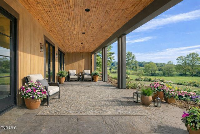 18213 Old Jonesboro Road, Abingdon, VA 24211