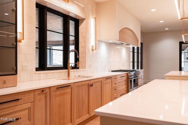 18213 Old Jonesboro Road, Abingdon, VA 24211