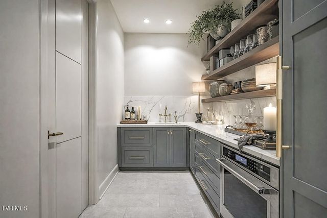 18213 Old Jonesboro Road, Abingdon, VA 24211