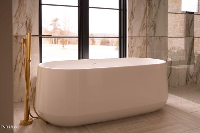 18213 Old Jonesboro Road, Abingdon, VA 24211