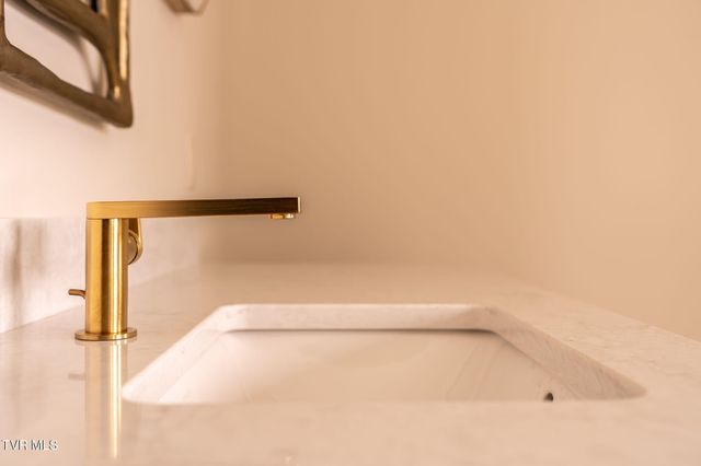 18213 Old Jonesboro Road, Abingdon, VA 24211