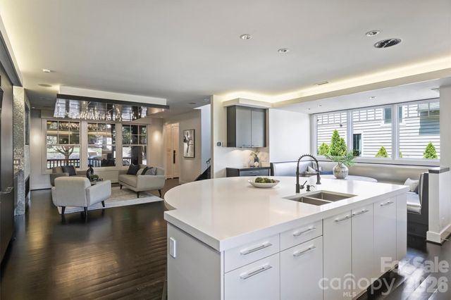423 S Summit Avenue, Charlotte, NC 28208