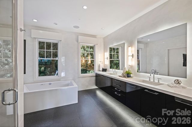 423 S Summit Avenue, Charlotte, NC 28208