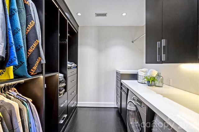 423 S Summit Avenue, Charlotte, NC 28208