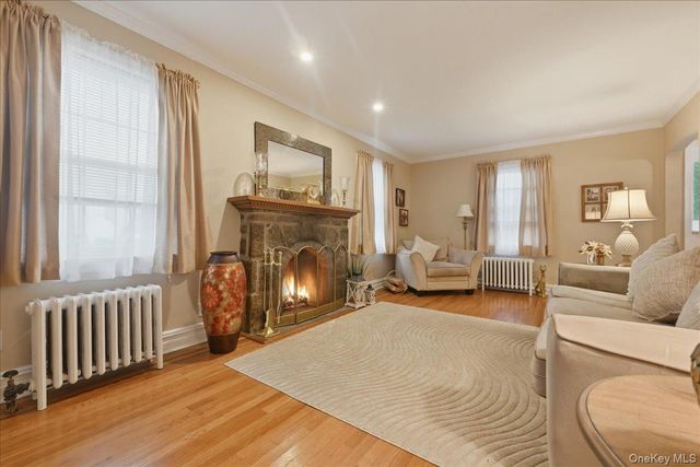 179 Locust Street, Floral Park, NY 11001
