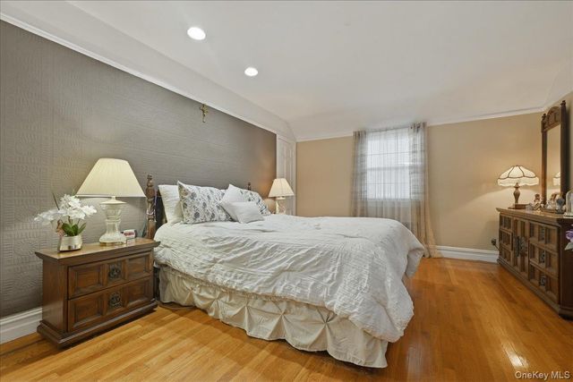 179 Locust Street, Floral Park, NY 11001