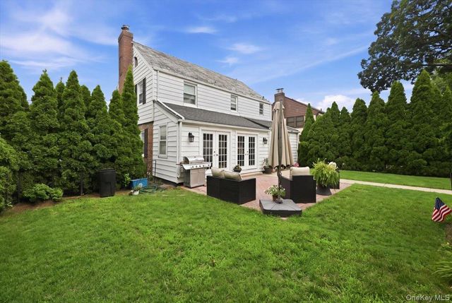 179 Locust Street, Floral Park, NY 11001