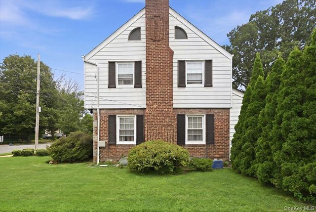 179 Locust Street, Floral Park, NY 11001