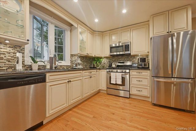 179 Locust Street, Floral Park, NY 11001