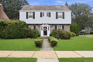 179 Locust Street, Floral Park, NY 11001