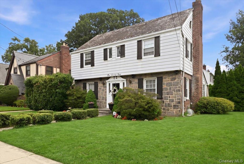 179 Locust Street, Floral Park, NY 11001 — photo 3